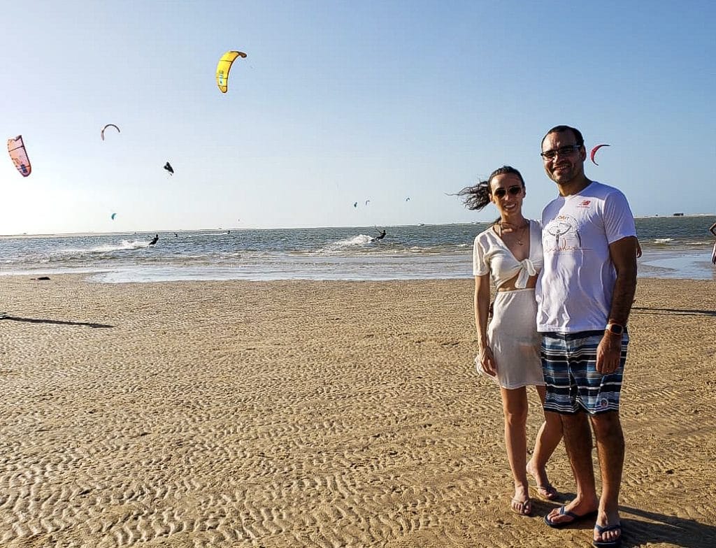 Vista dos kites na praia de Atins