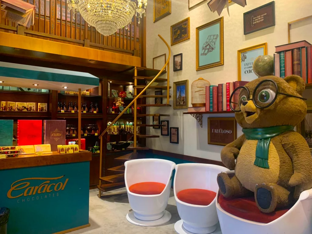 Caracol Chocolates com uma linda loja no centro de Gramado