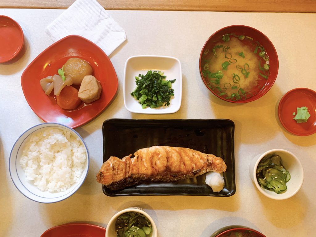 hinode restaurante japones salmao grelado