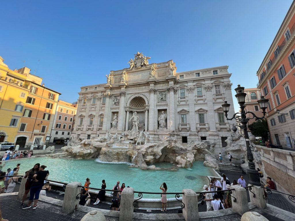 Fontana di Trevi dica do que fazer em Roma